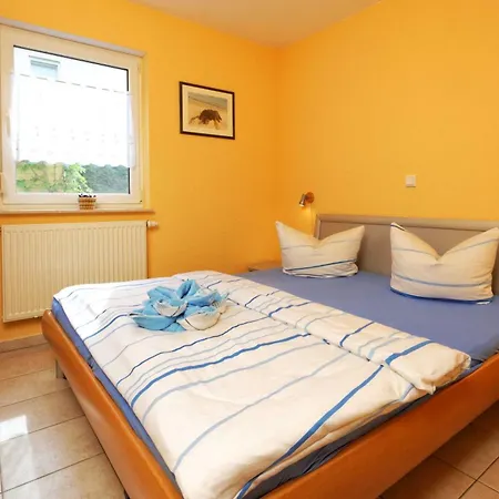 Apartment Waldstr 8b Eg Neu *